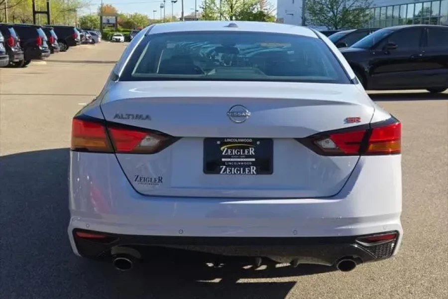 2023 Nissan Altima SR FWD