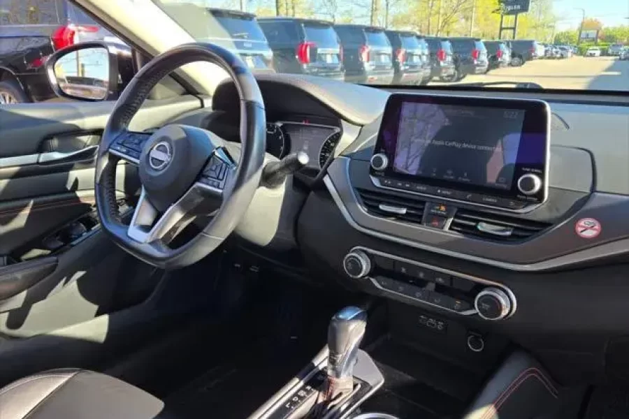 2023 Nissan Altima SR FWD